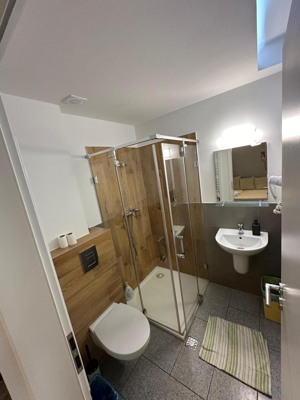 Hotel Ave Victoriei 3*