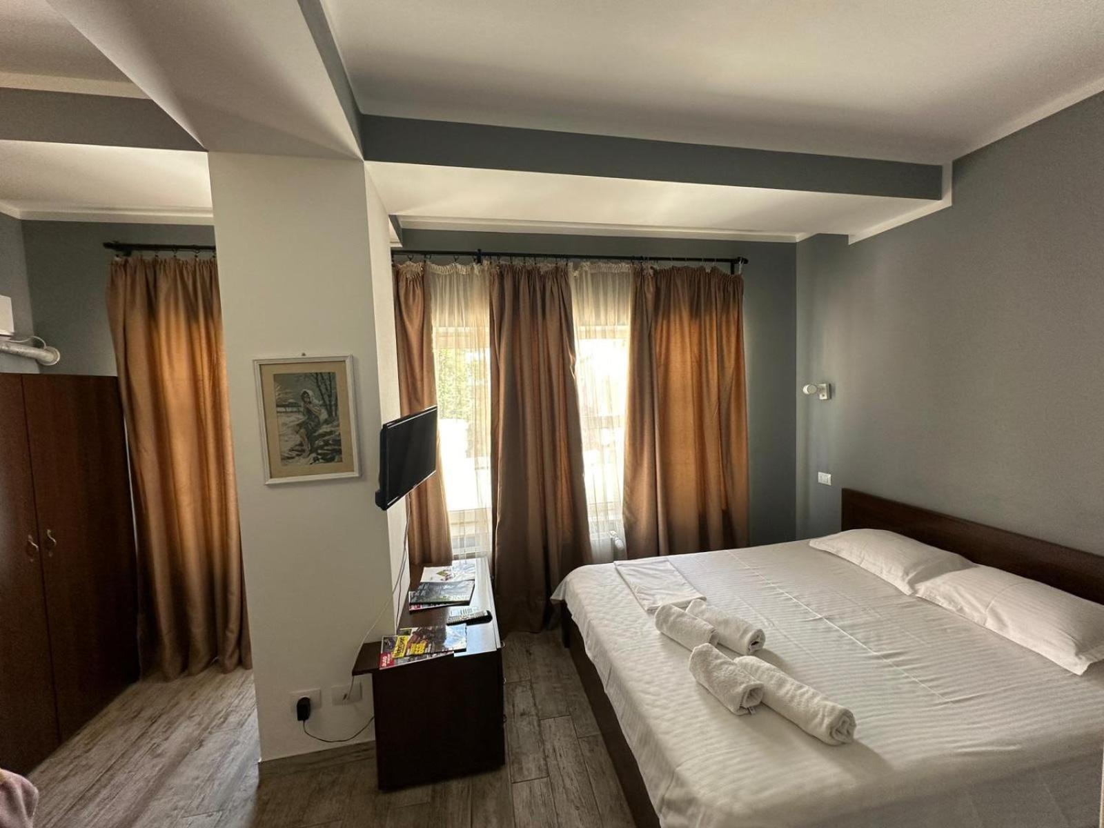Ave Victoriei Hotel Bucureşti